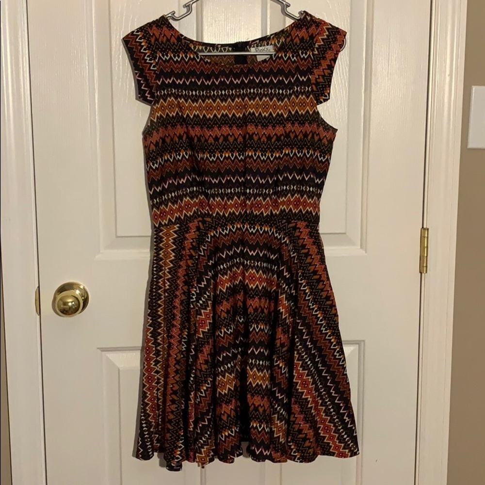 Cap sleeve patterned dress
